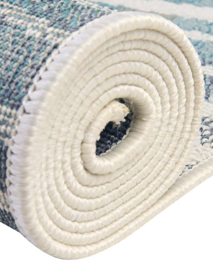 4' x 6' Easy-Clean Coastal Indoor / Outdoor Oval Rug