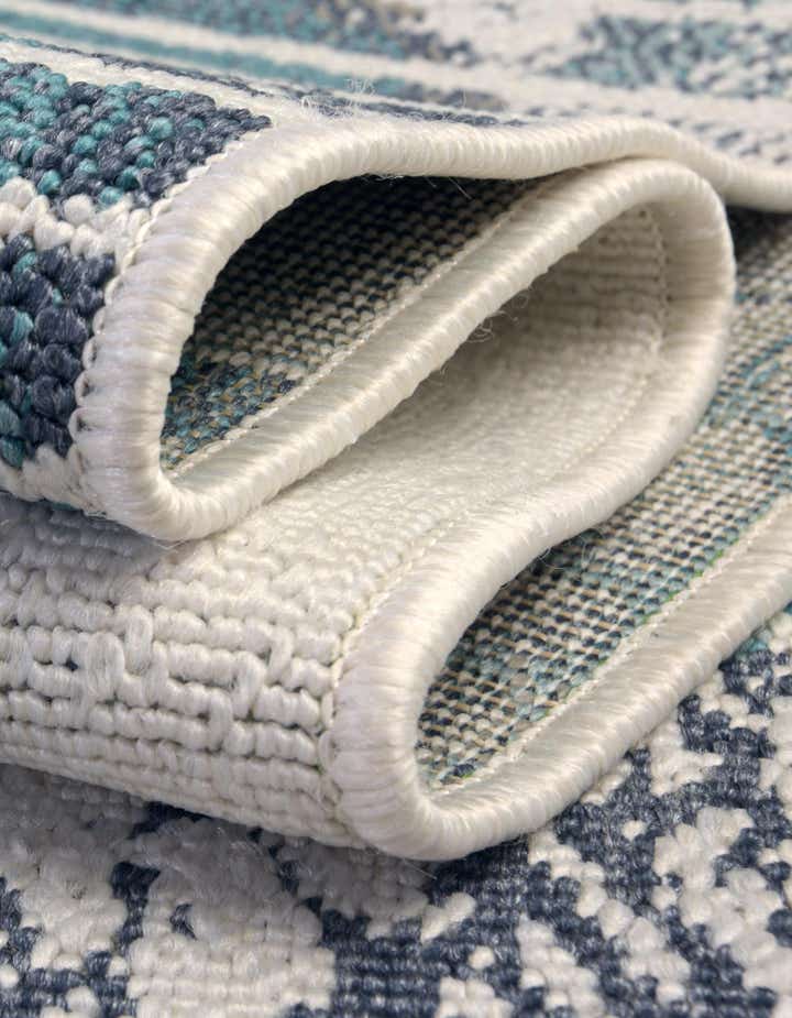 4' x 6' Easy-Clean Coastal Indoor / Outdoor Oval Rug