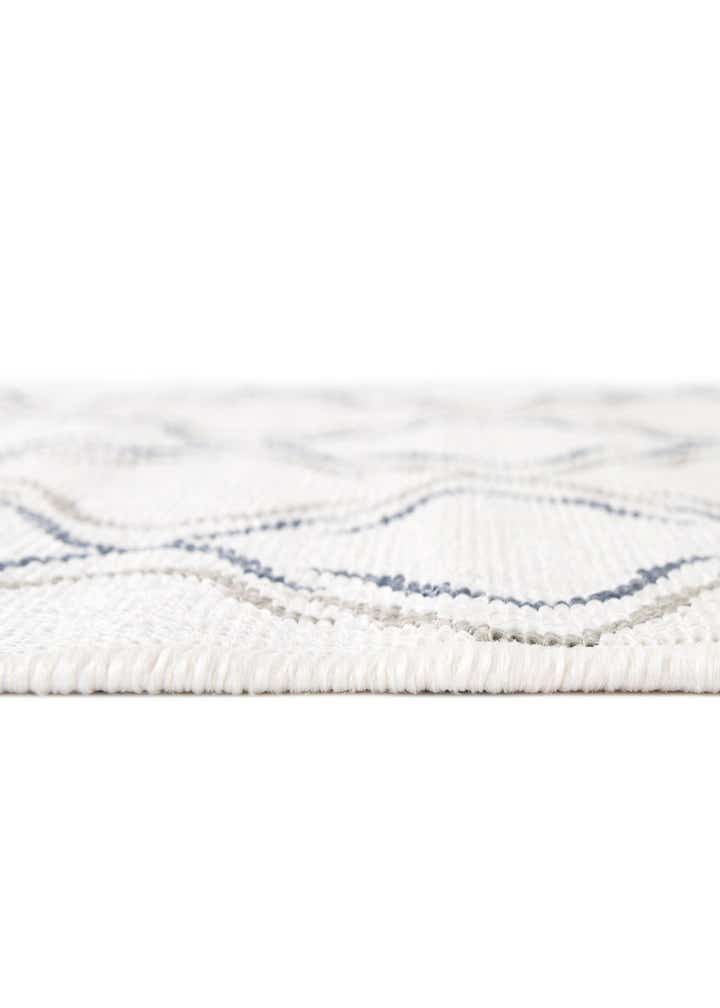 7' 10 x 10' Easy-Clean Lattice Indoor / Outdoor Oval Rug