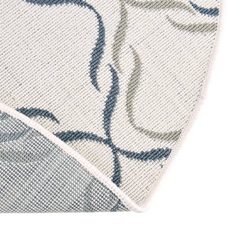 Detail image of 5' 3 x 8' Easy-Clean Lattice Indoor / Outdoor Oval Rug