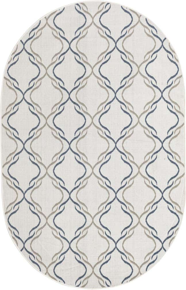 5' 3 x 8' Easy-Clean Lattice Indoor / Outdoor Oval Rug