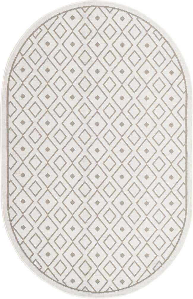 5' 3 x 8' Easy-Clean Trellis Indoor / Outdoor Oval Rug