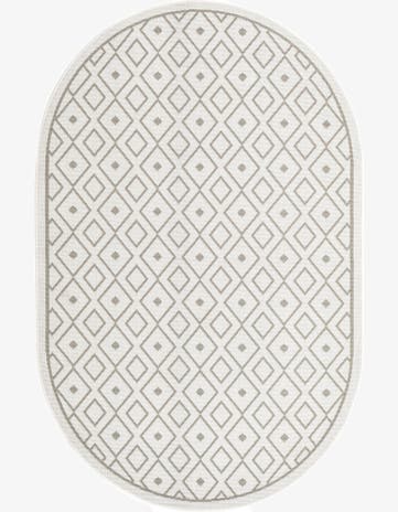 5' 3 x 8' Easy-Clean Trellis Indoor / Outdoor Oval Rug
