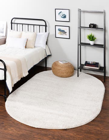 8' x 10' Solid Frieze Oval Rug