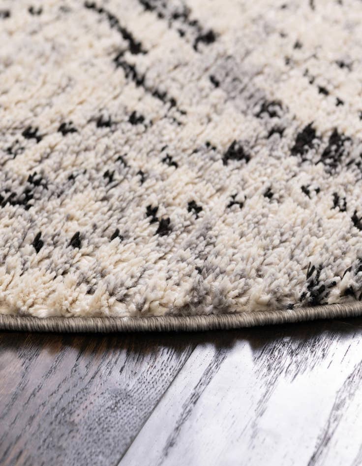 Detail image of 8' x 10' Tucson Oval Rug