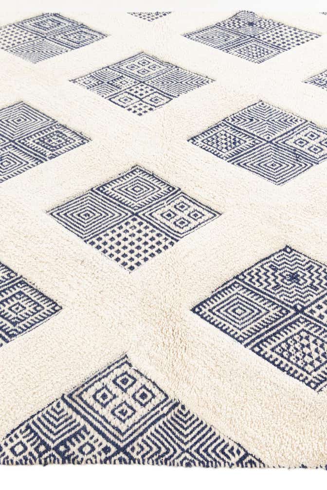 5' 2 x 8' 4 Hand Knotted Rug