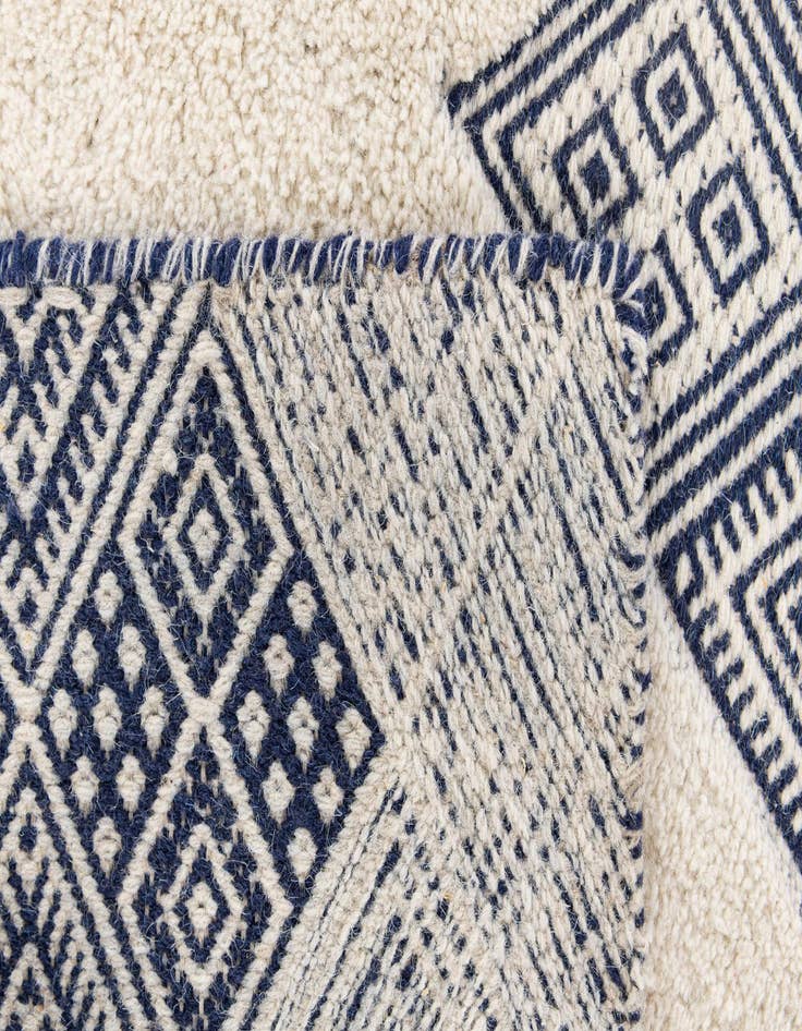 Detail image of 5' 2 x 8' 4  Hand Knotted  Rug