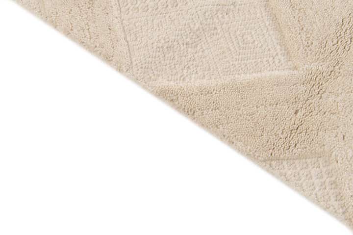 5' 2 x 8' Hand Woven Rug