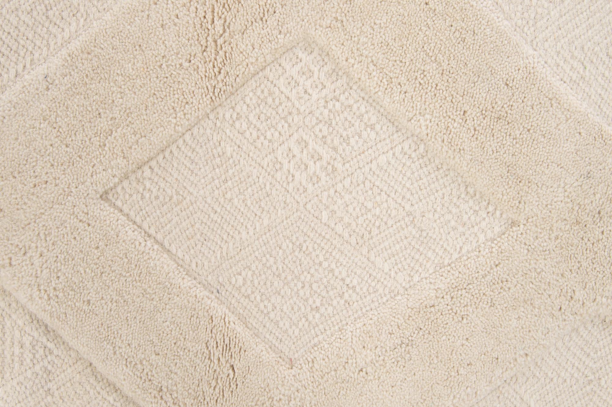 5' 2 x 8' Hand Woven Rug