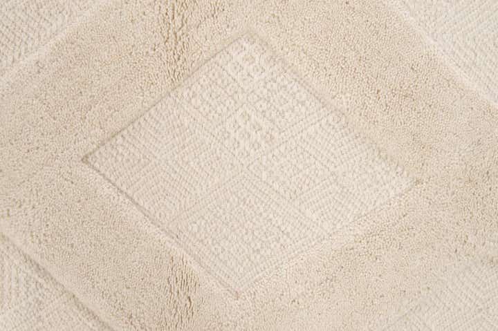 5' 2 x 8' Hand Woven Rug