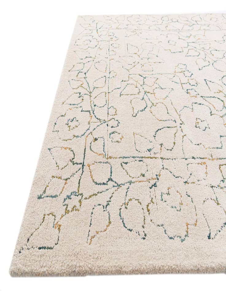 Detail image of 5' 1 x 8' Agra Rug
