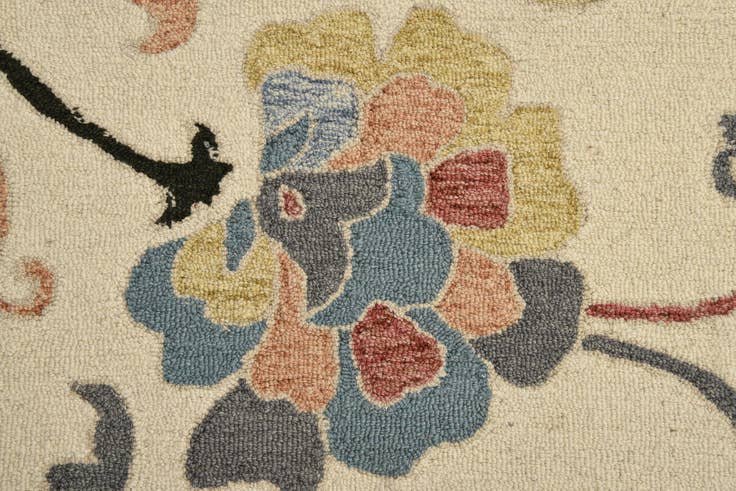 Detail image of 5' x 8' Agra Rug
