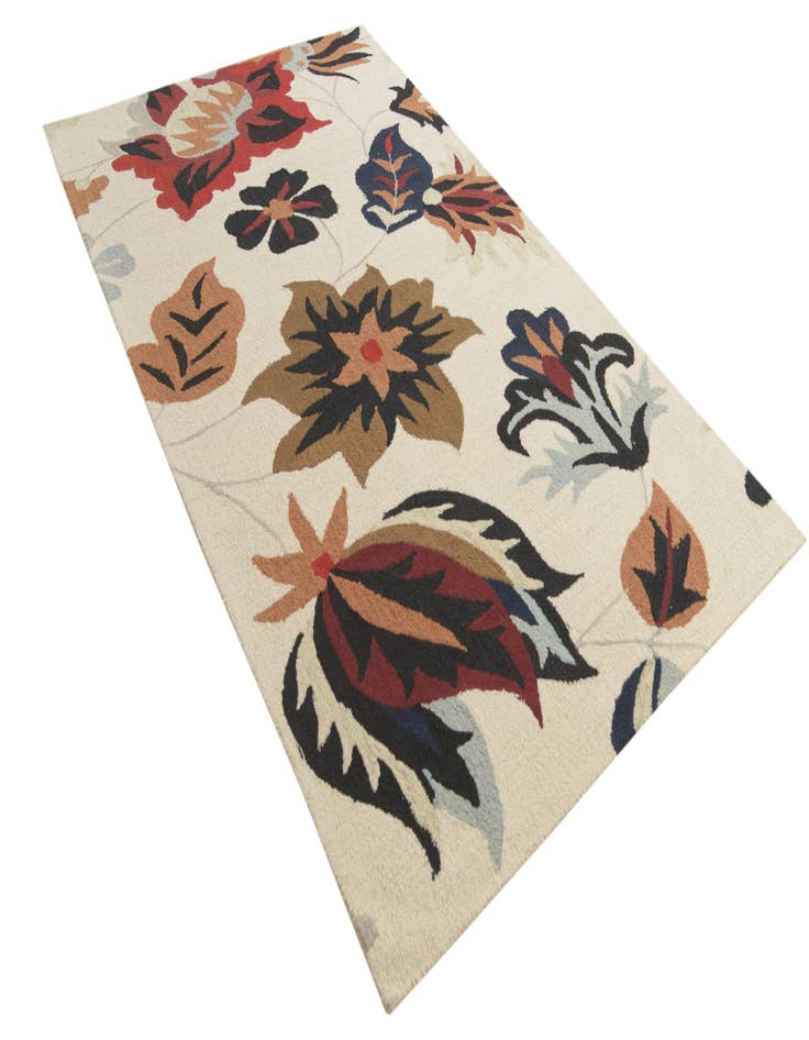 Detail image of 5' 1 x 8' Agra Wool Rug