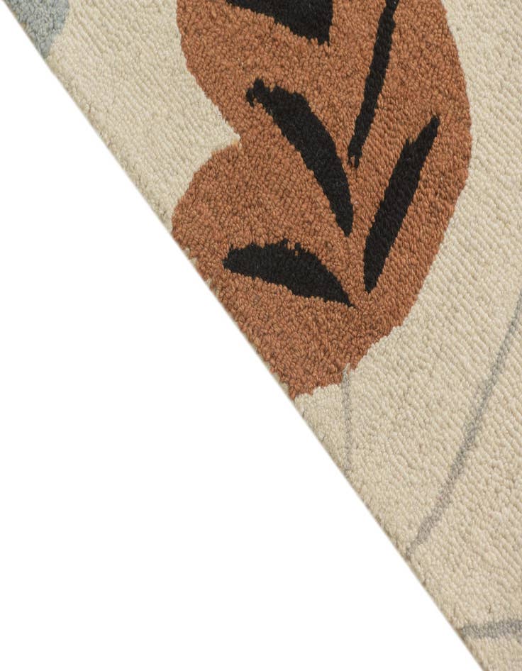 Detail image of 5' 1 x 8' Agra Wool Rug