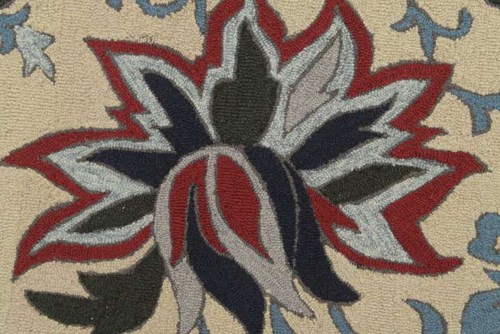 5' x 8' Agra Wool Rug