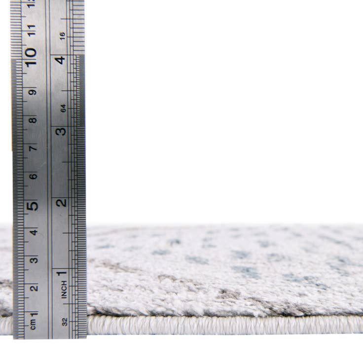 Detail image of 6' x 9' Aramis Rug