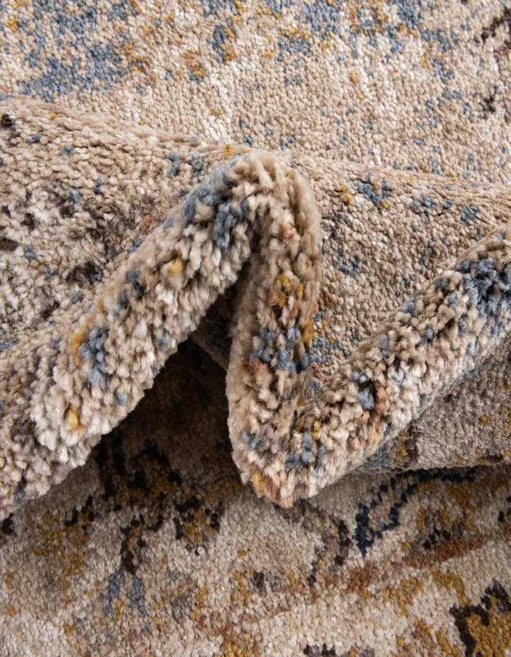 Detail image of 5' 3 x 7' 7 Arcadia Rug