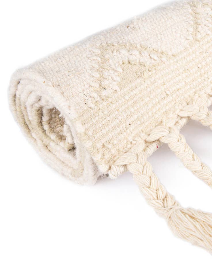 Detail image of 6' 1 x 9'  Hand Woven Arizona Wool Rug