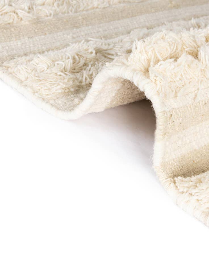 Detail image of 8' x 11' Hand Woven Arizona Wool Rug