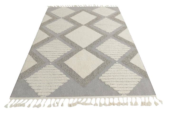 Detail image of 5' 2 x 7' 3 Arlo Rug