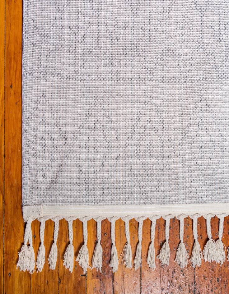 Detail image of 2' 4 x 3' 3 Atlas Rug