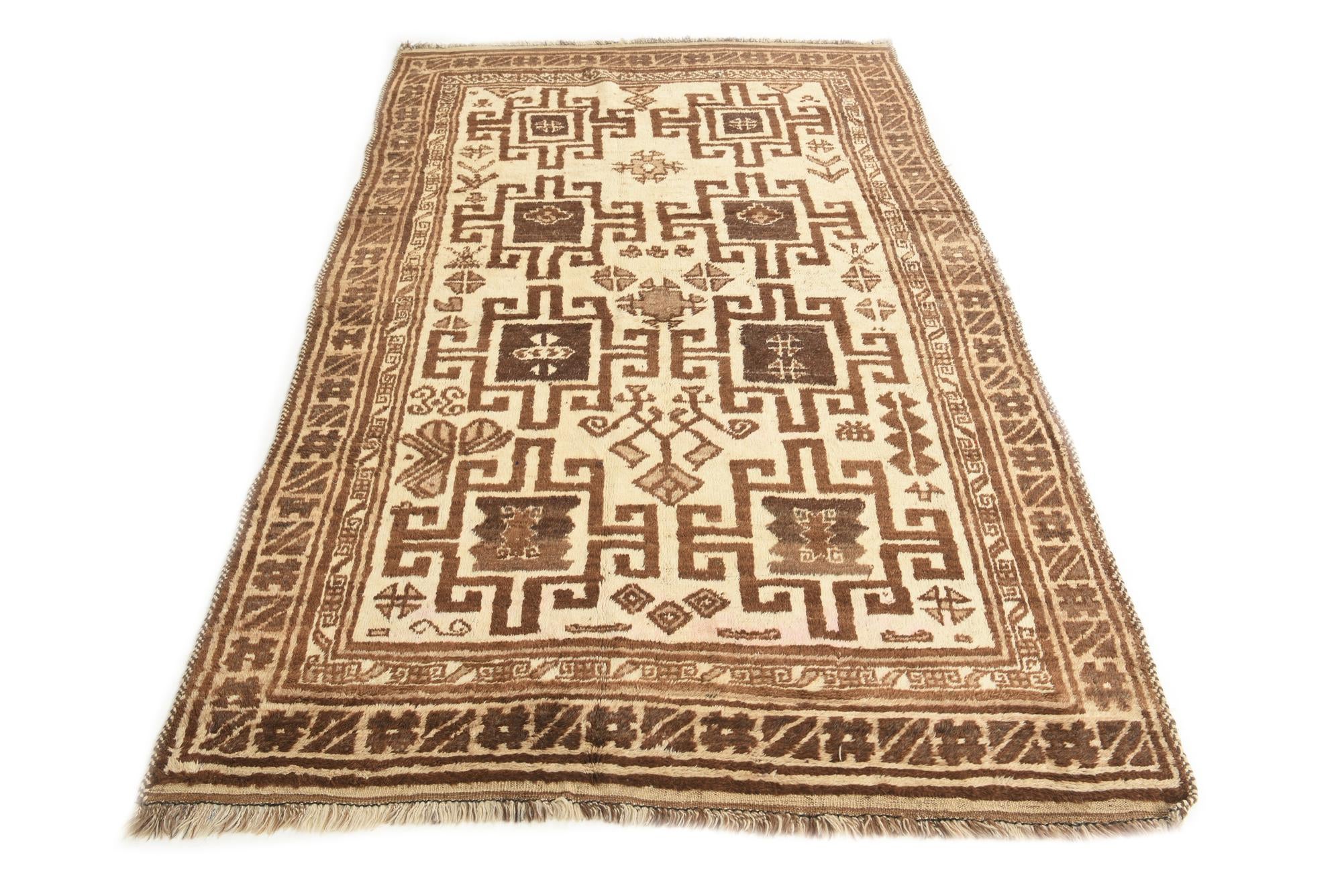 4' 10 x 9' Hand Knotted Balouch Wool Rug