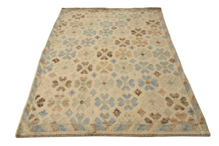 Detail image of 4' 5 x 6' 5 Hand Knotted Balouch Wool Rug