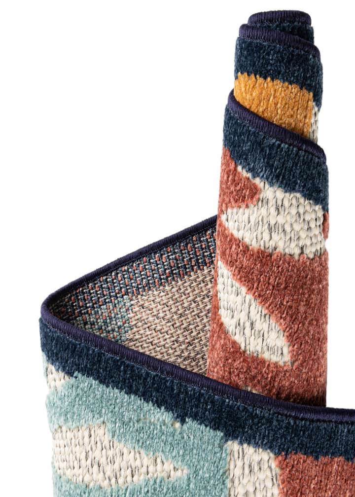 5' 3 x 8' Easy-Clean Belize Indoor / Outdoor Rug