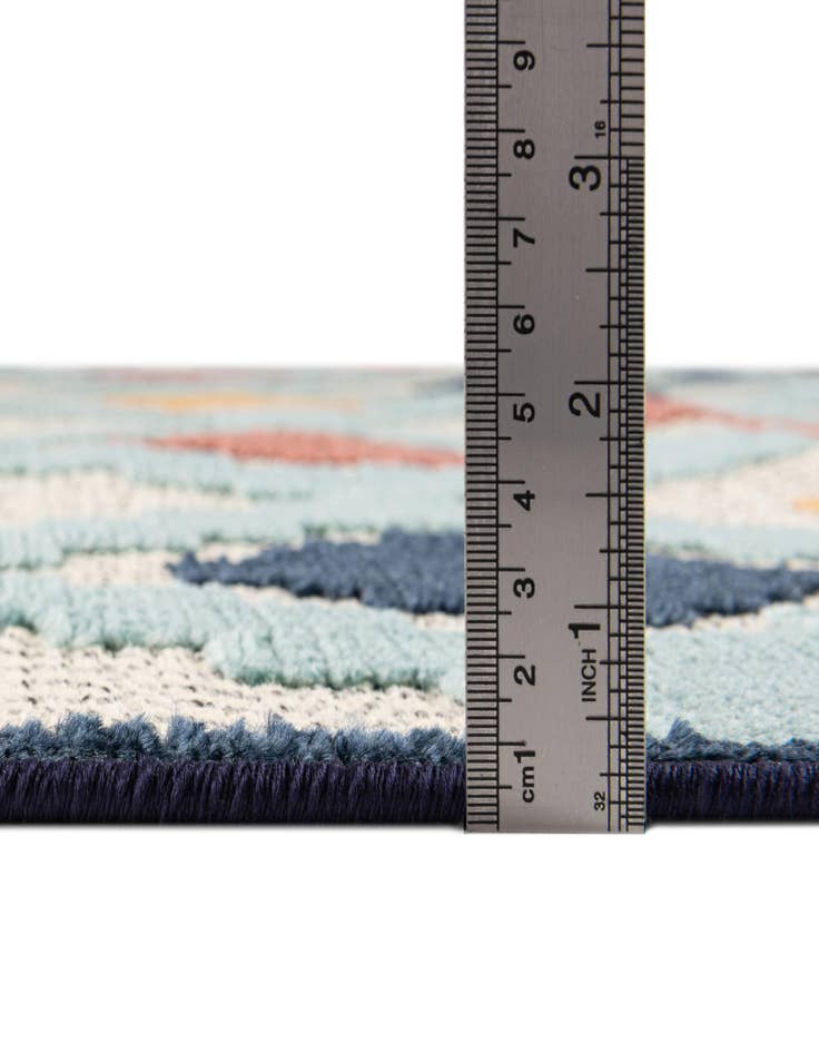 Detail image of 4' x 6' Easy-Clean Belize Indoor / Outdoor Rug