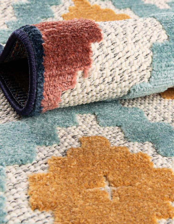 Detail image of 4' x 6' Easy-Clean Belize Indoor / Outdoor Rug
