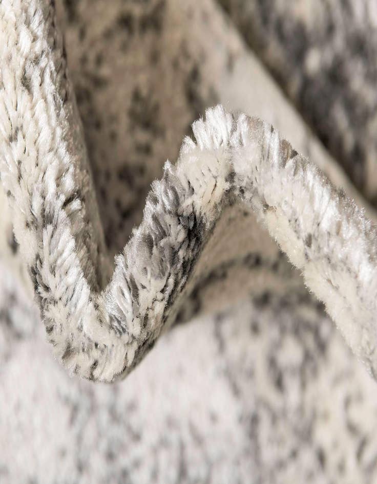 Detail image of 8' x 10' Bexley Rug