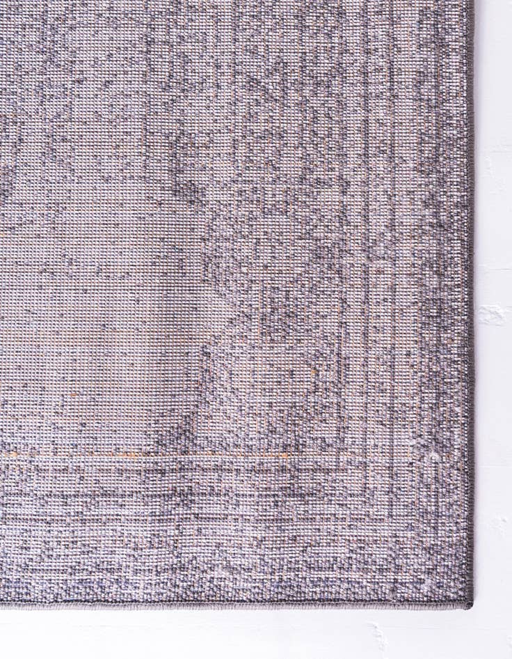 Detail image of 8' x 10' Bexley Rug