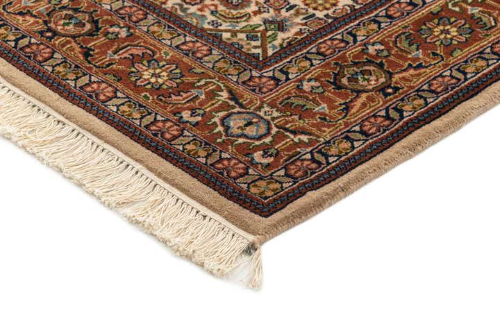 4' 4 x 6' 4 Hand Knotted Bidjar Wool Rug
