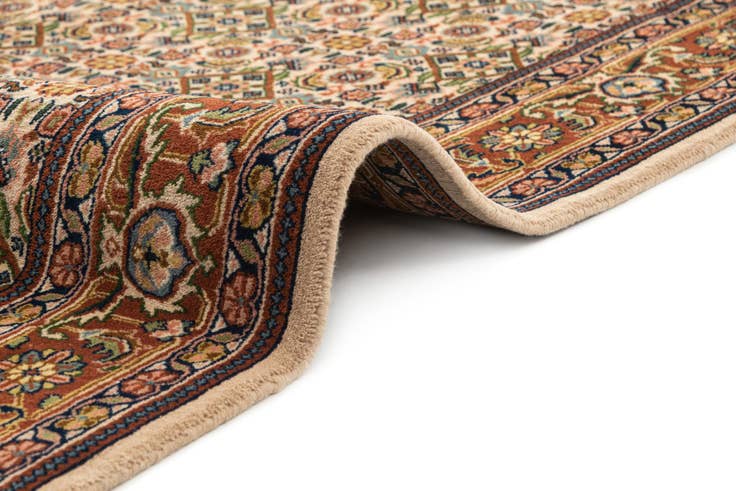 Detail image of 4' 4 x 6' 4 Hand Knotted Bidjar Wool Rug