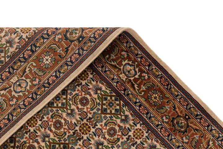 4' 4 x 6' 4 Hand Knotted Bidjar Wool Rug