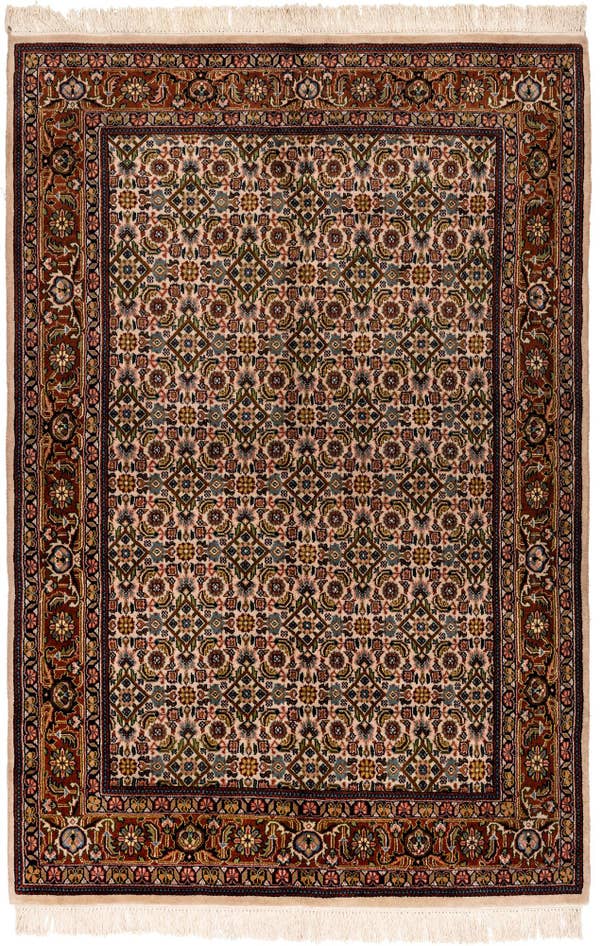 Detail image of 4' 4 x 6' 4 Hand Knotted Bidjar Wool Rug