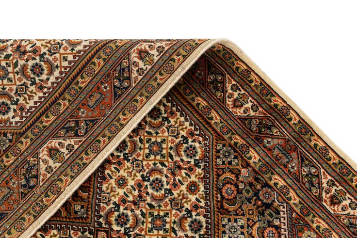 Detail image of 4' 2 x 6' 9 Hand Knotted Bidjar Oriental Wool Rug