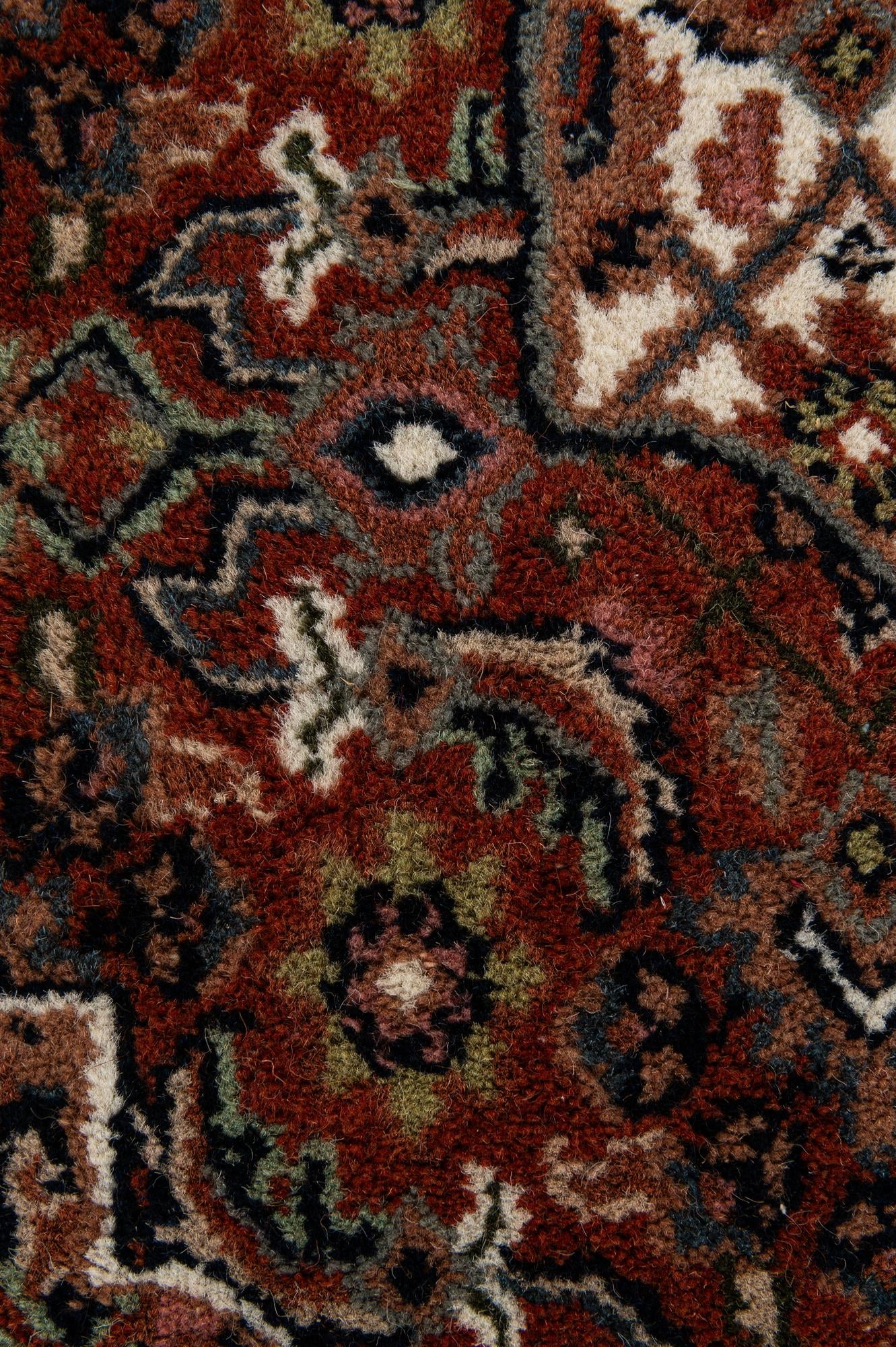5' 8 x 7' 10 Hand Knotted Bidjar Wool Rug