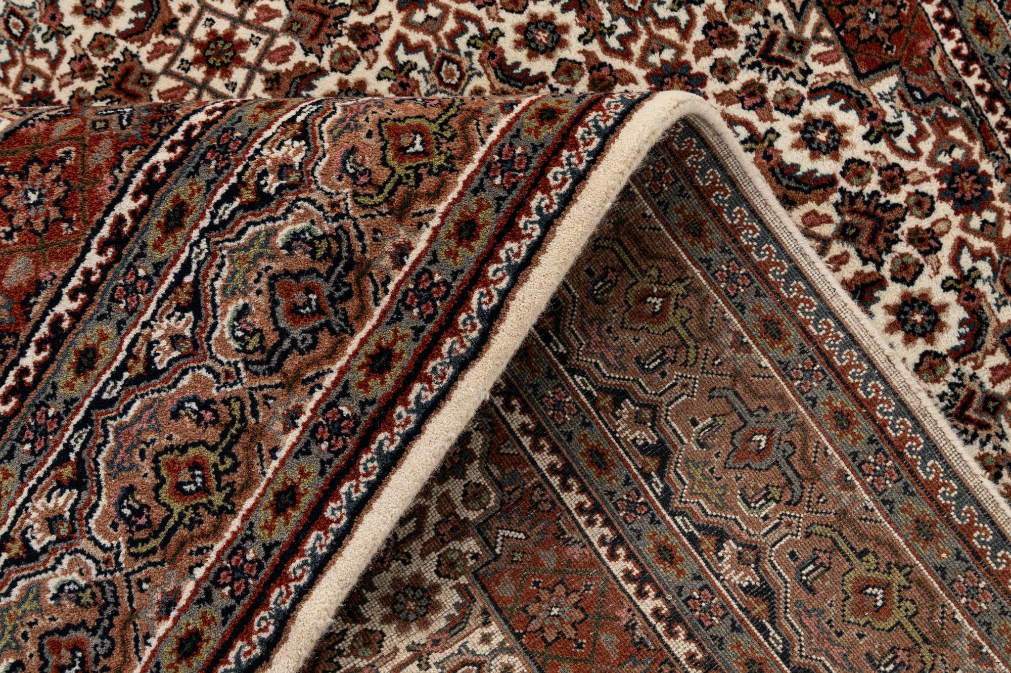 5' 8 x 7' 10 Hand Knotted Bidjar Wool Rug