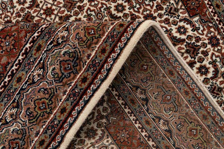5' 8 x 7' 10 Hand Knotted Bidjar Wool Rug