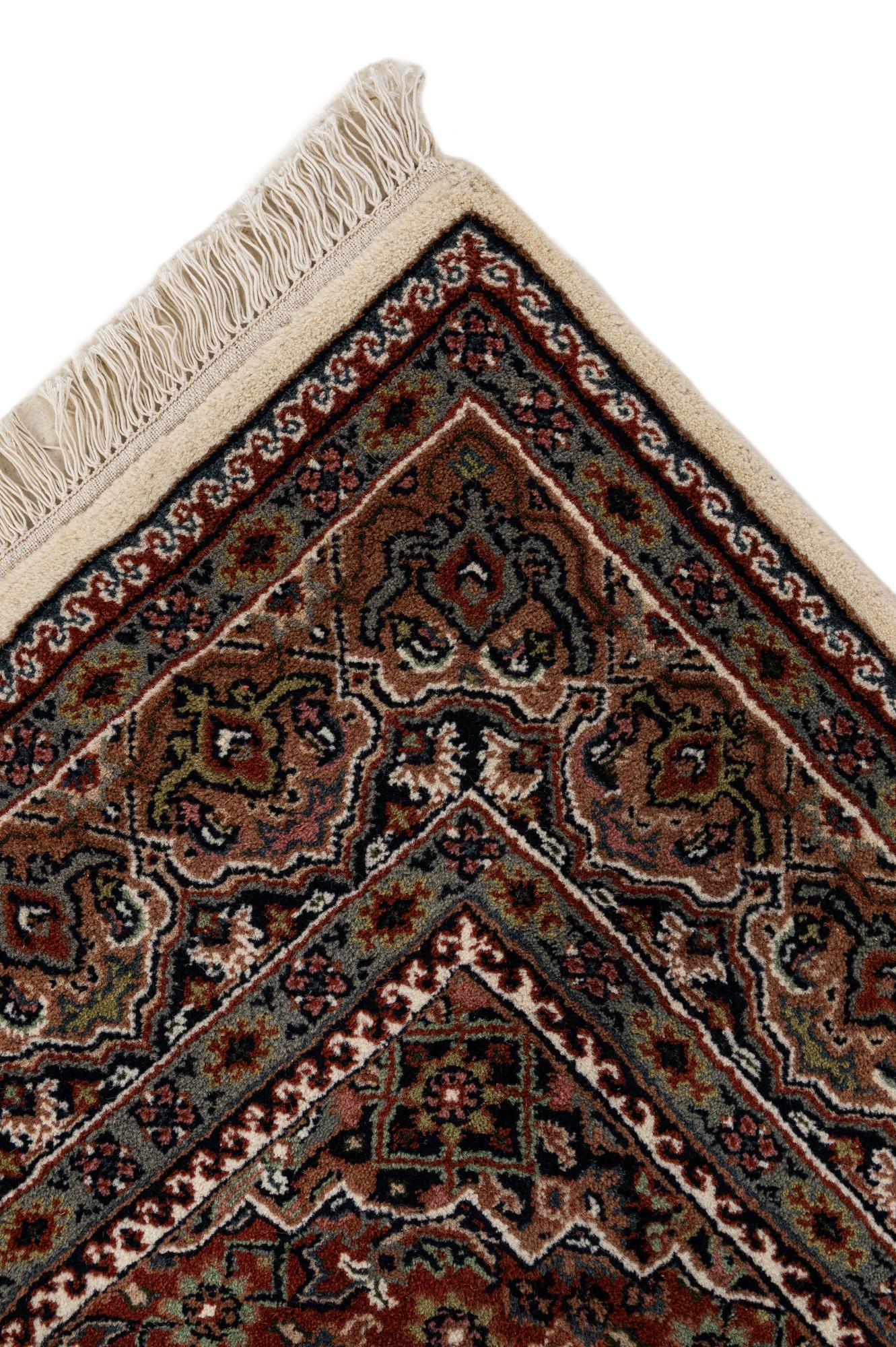 5' 8 x 7' 10 Hand Knotted Bidjar Wool Rug