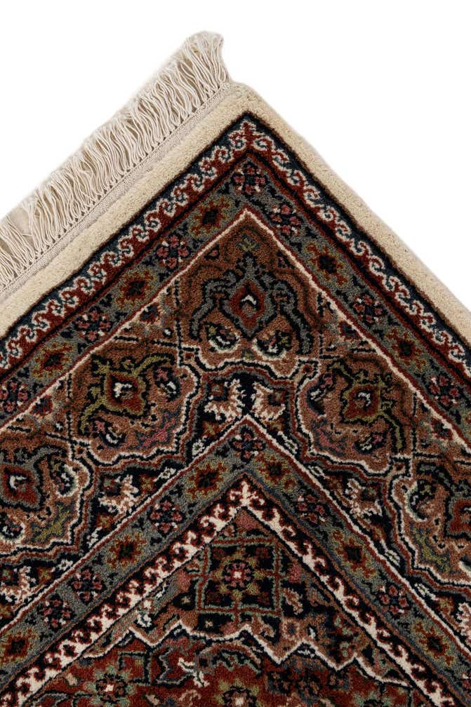 5' 8 x 7' 10 Hand Knotted Bidjar Wool Rug