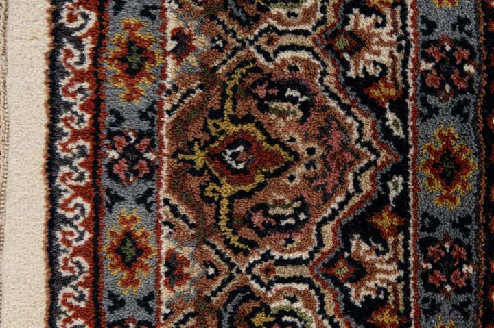 5' 5 x 7' 10 Hand Knotted Bidjar Wool Rug
