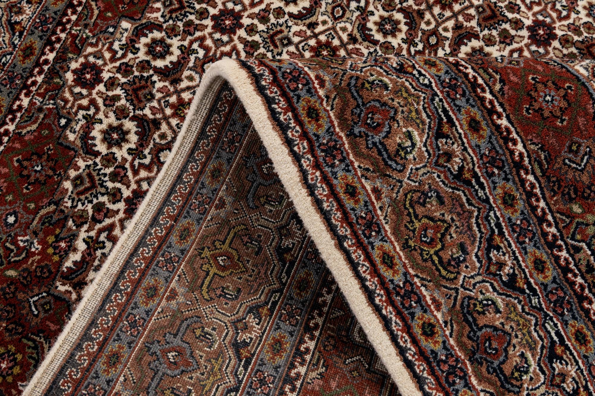 5' 5 x 7' 10 Hand Knotted Bidjar Wool Rug