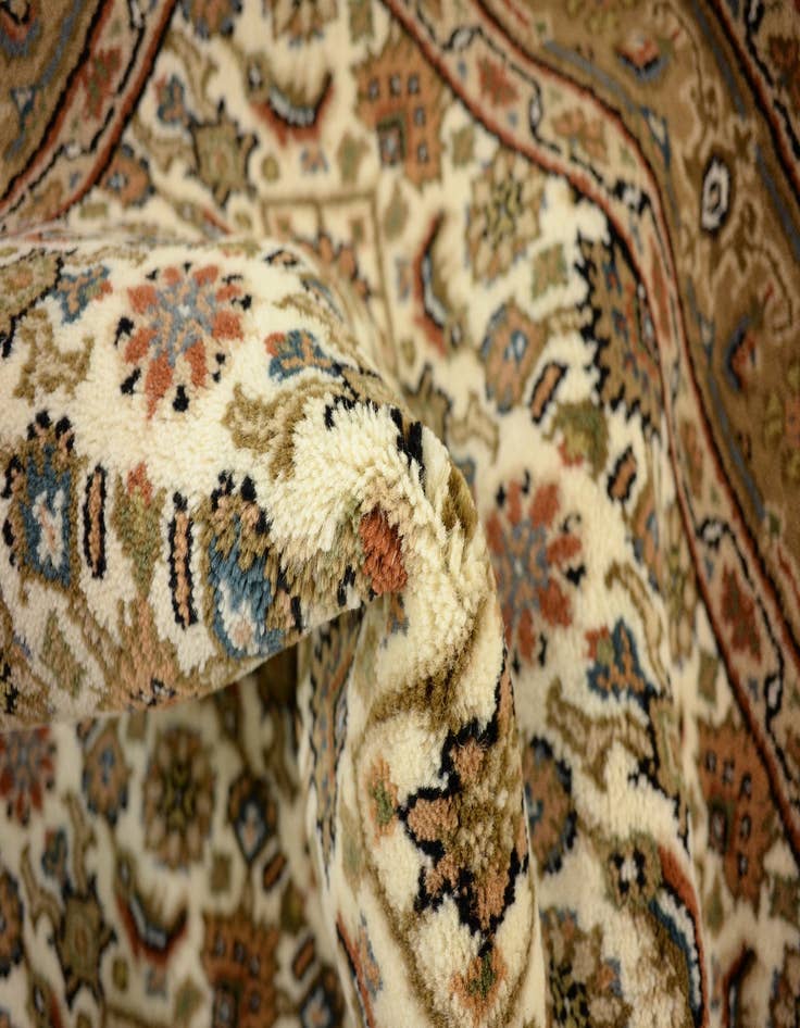 Detail image of 3' x 5' 3  Hand Knotted Bidjar Wool Rug