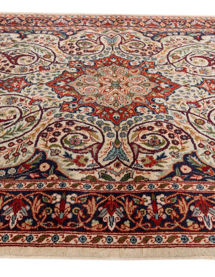 Detail image of 3' 2 x 5' 2 Hand Knotted Bidjar Oriental Wool Rug