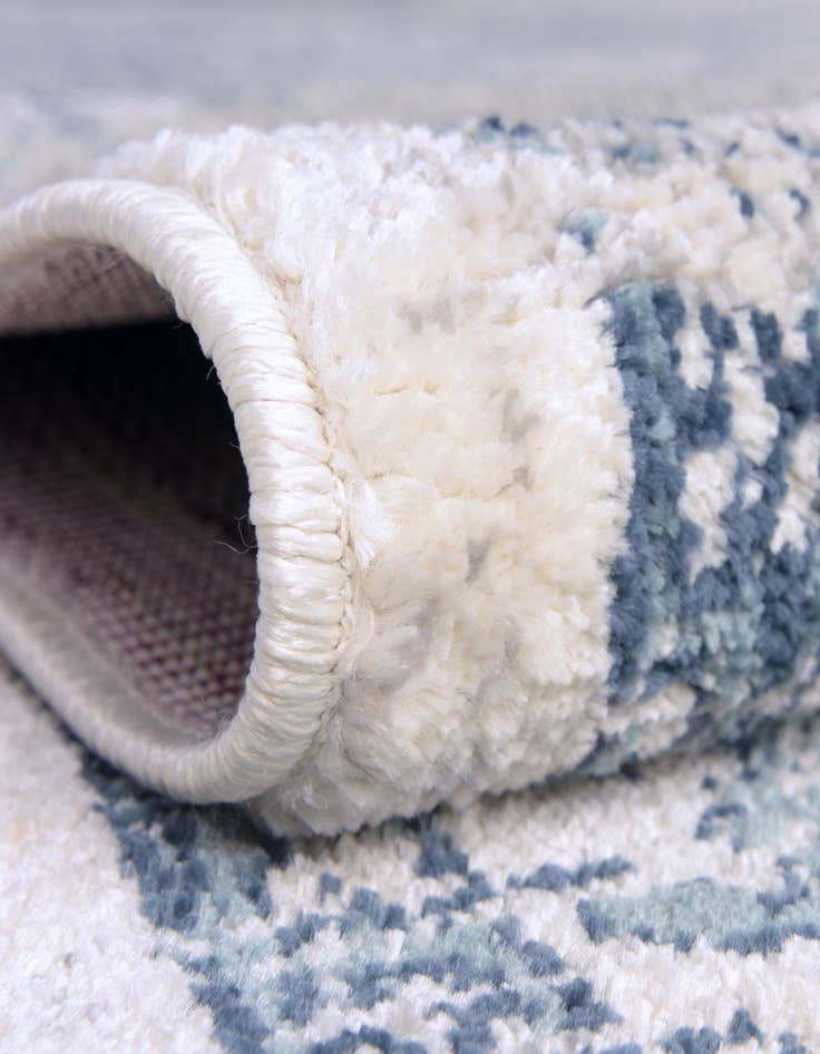 Detail image of 5' x 8' Charleston Rug