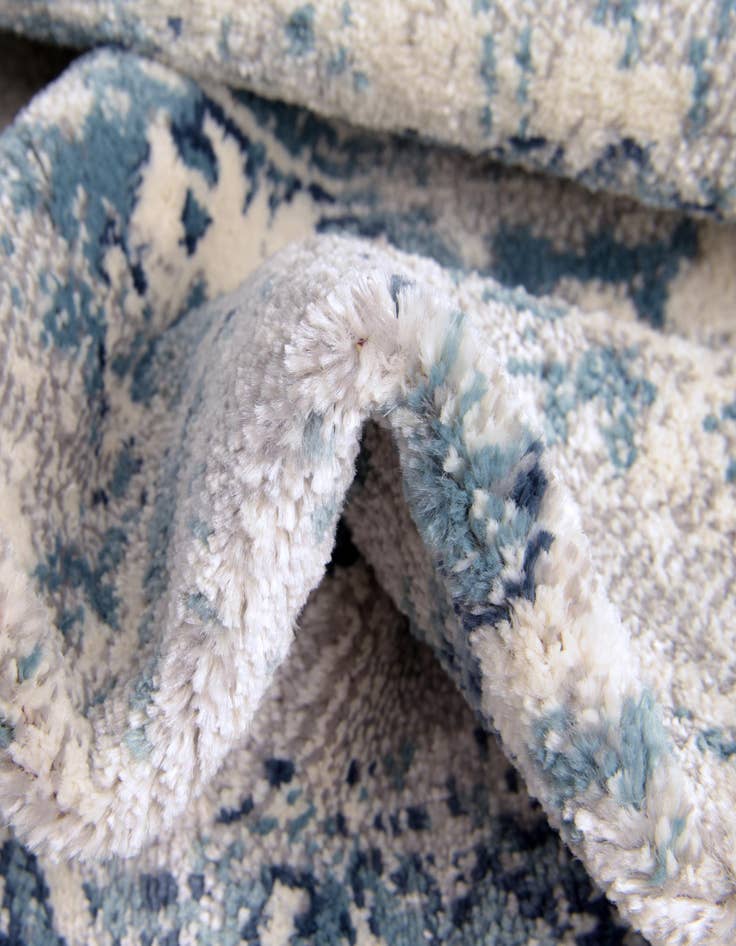 Detail image of 5' x 8' Charleston Rug