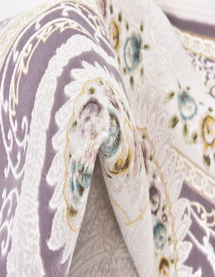 Detail image of 6' 6 x 9' 10 Chateau Rug