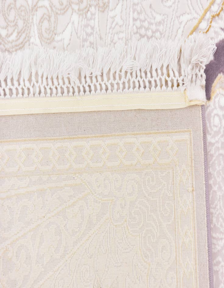 Detail image of 6' 6 x 9' 10 Chateau Rug